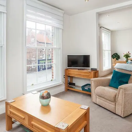 The King's- Gorgeous Centre * York