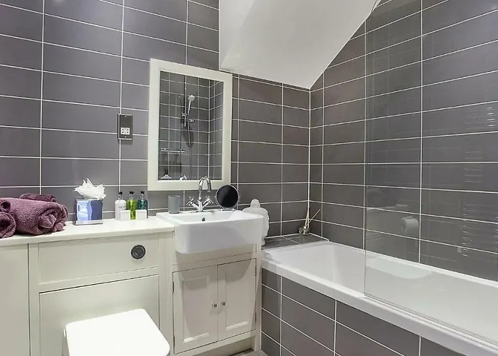 The King's- Gorgeous Centre * York