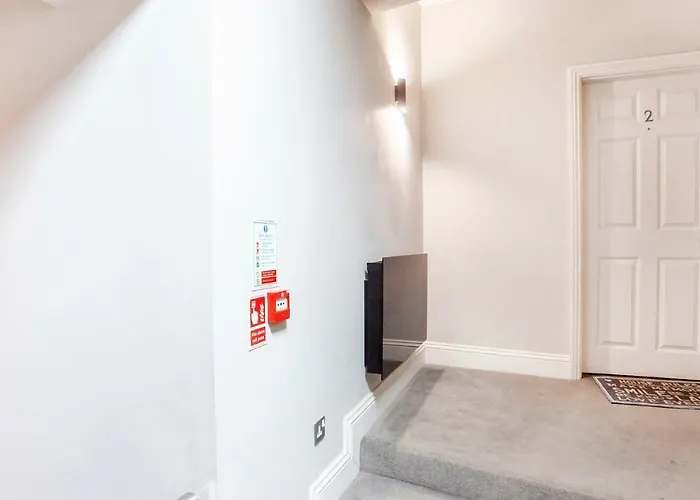 The King's- Gorgeous Centre *