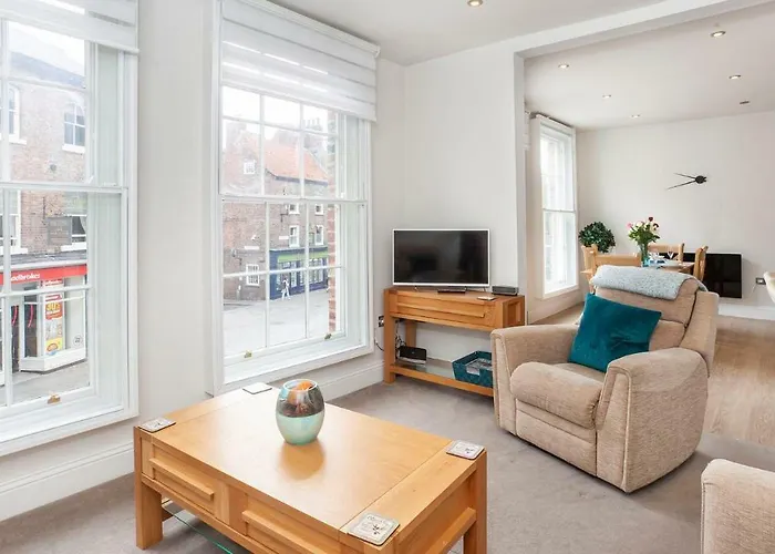 The King's- Gorgeous Centre * York